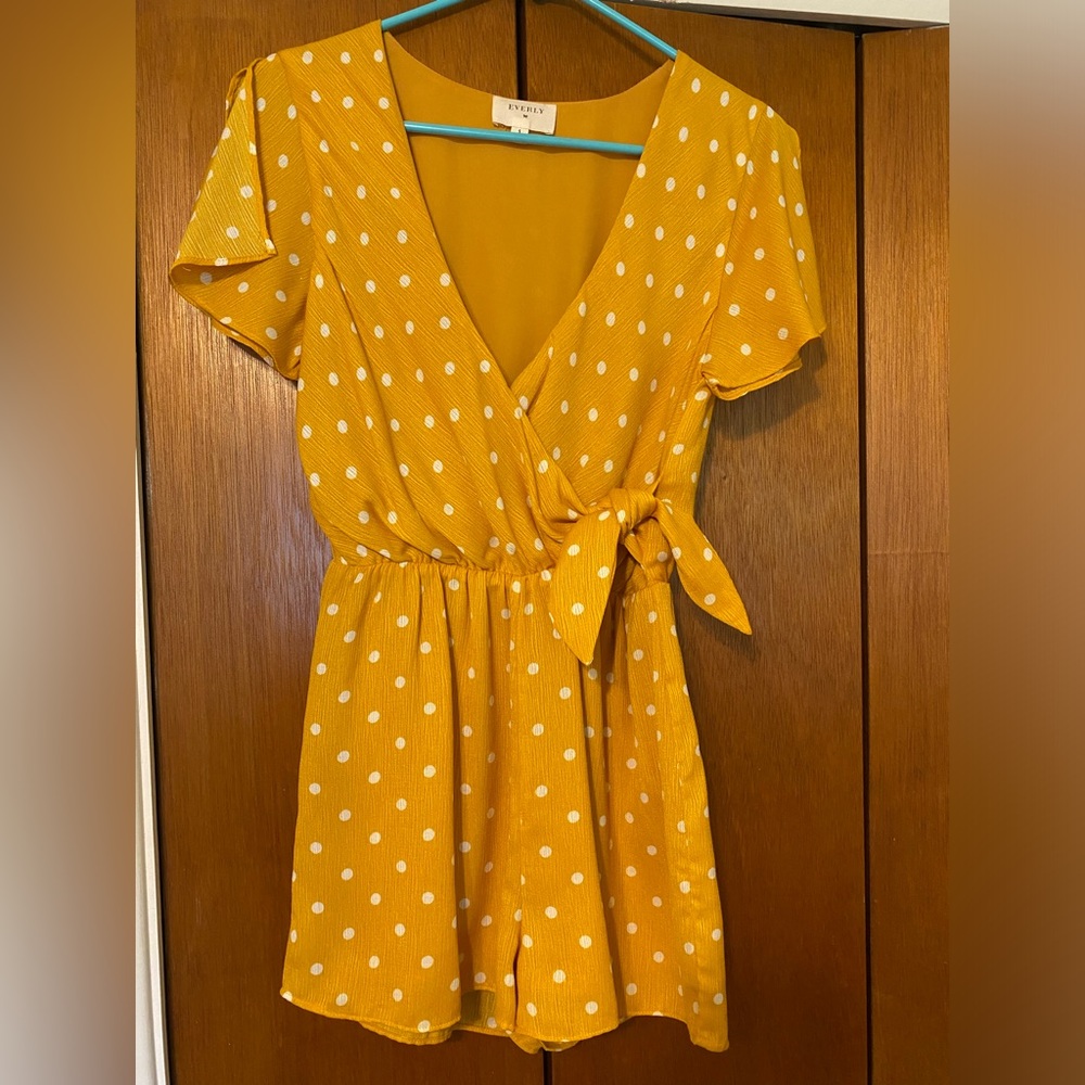 Nordstrom Yellow polka dot romper size S